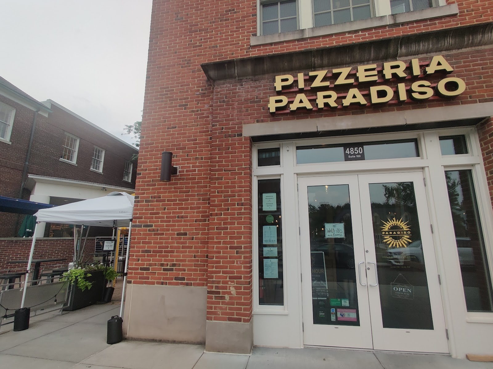 Pizzeria Paradiso Spring Valley: the place