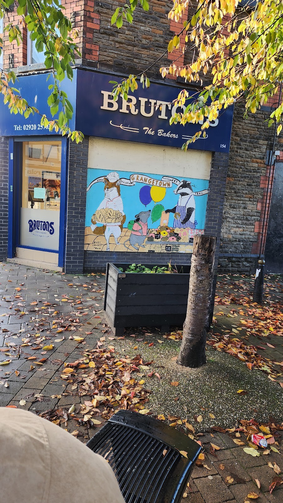 Brutons The Bakers (Clare Rd): the place