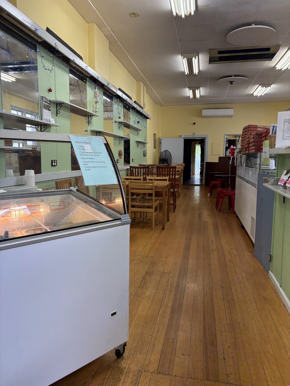 Warburton Village Pizza Cafe: the place