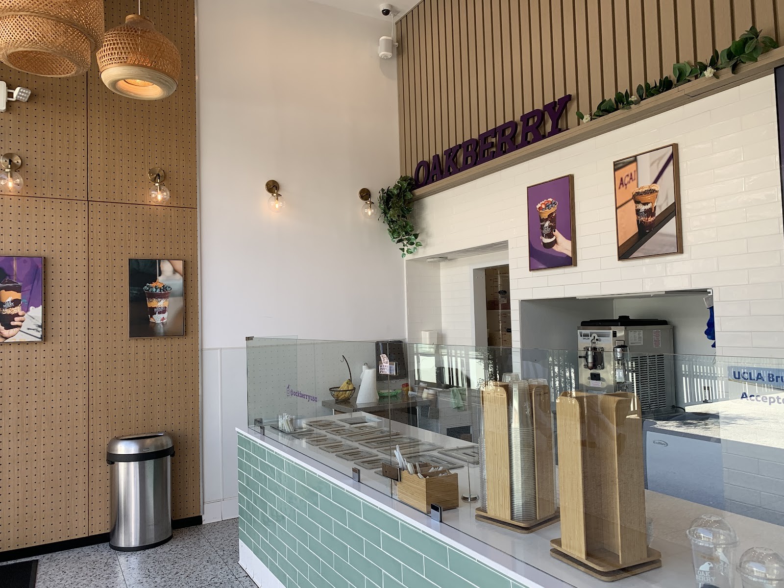 Oakberry Acai: the place