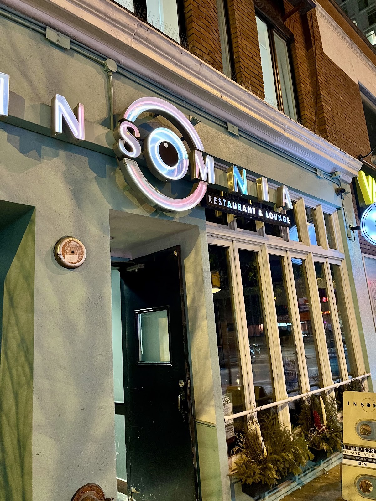 Insomnia Restaurant and Lounge: the place