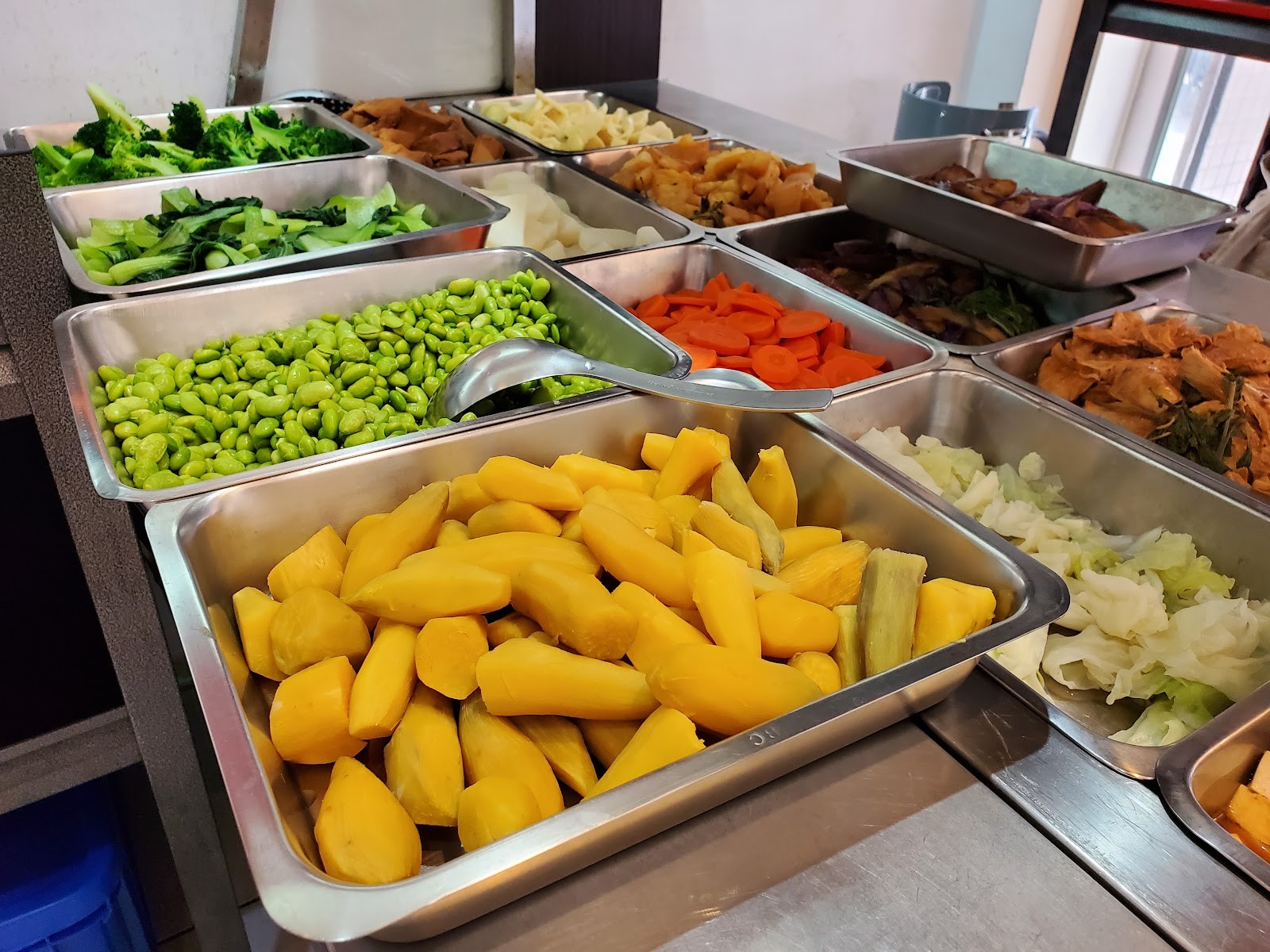 Xiǎo Chú Guì SùShí 小廚櫃素食: food & drinks