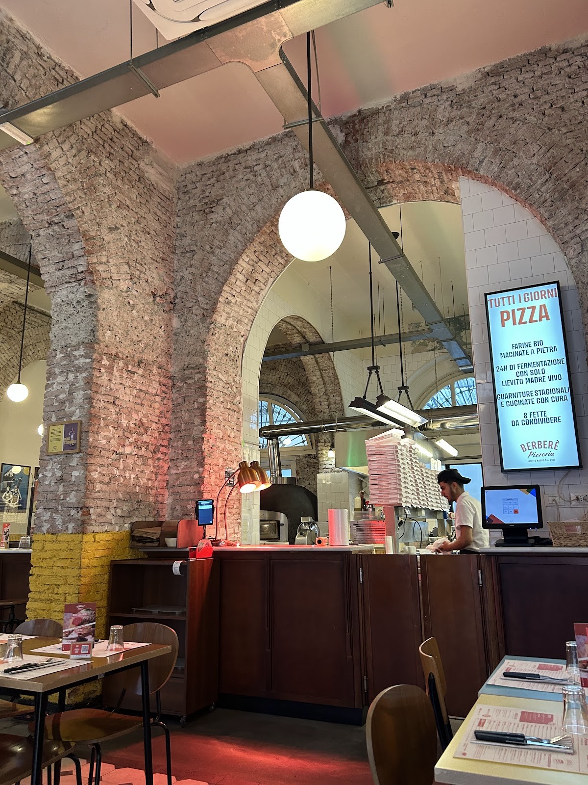 Berberè Pizzeria Navigli: the place