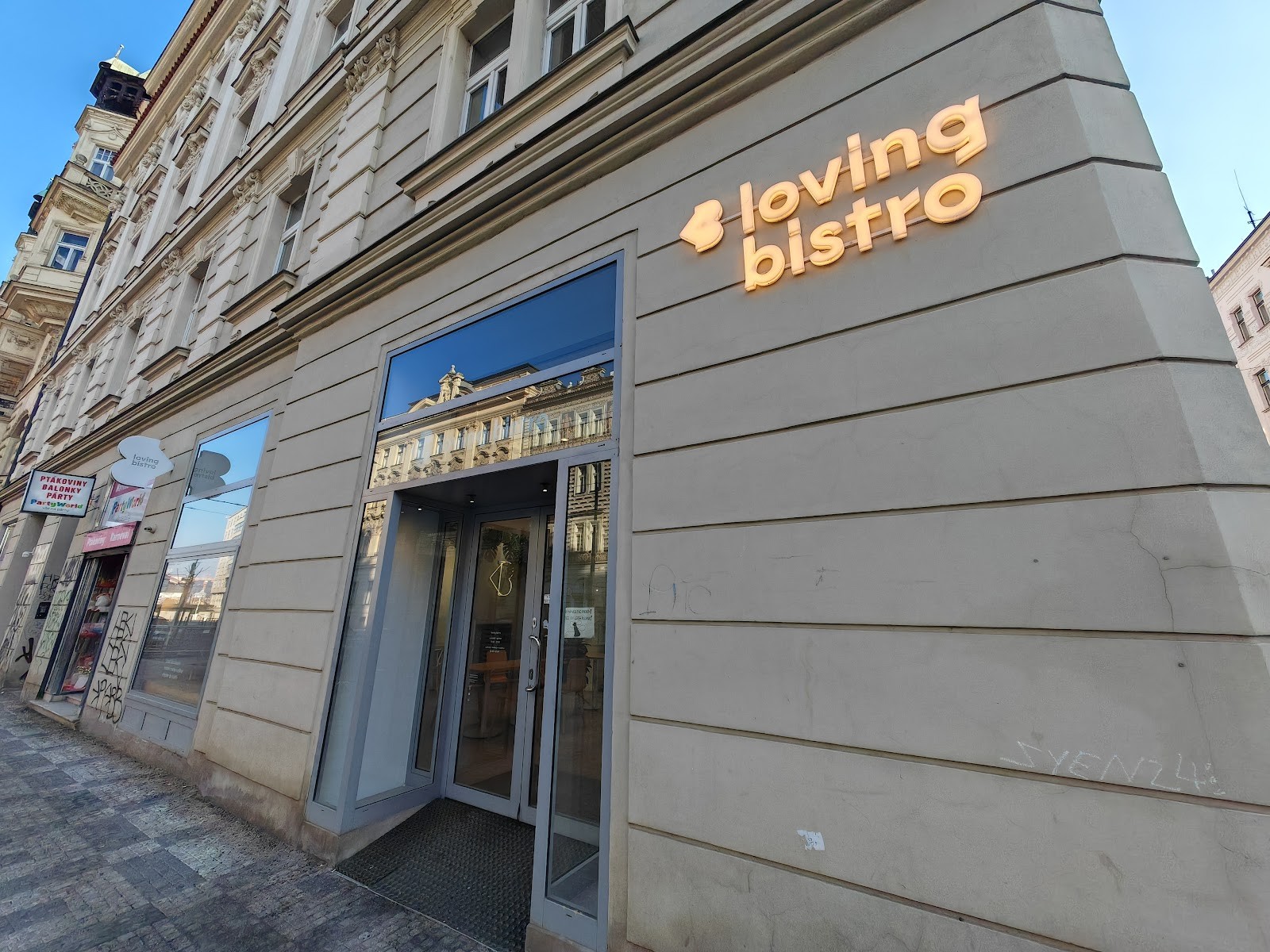 Loving Bistro - Letná: the place