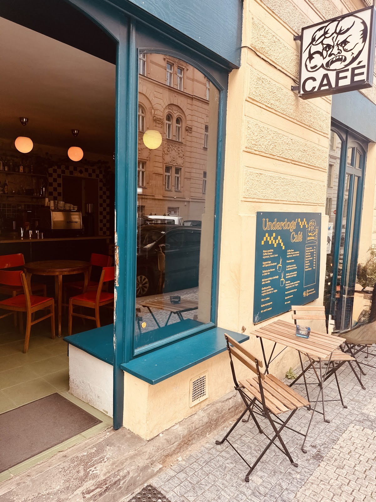 Underdogs' Café: the place