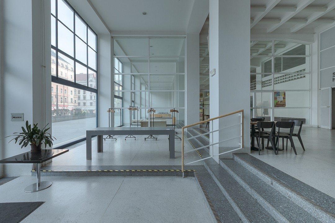 Studio Hrdinů: the place