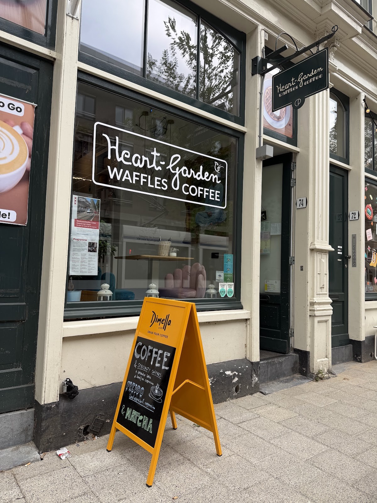 Heart-Garden Waffles & Coffee: the place
