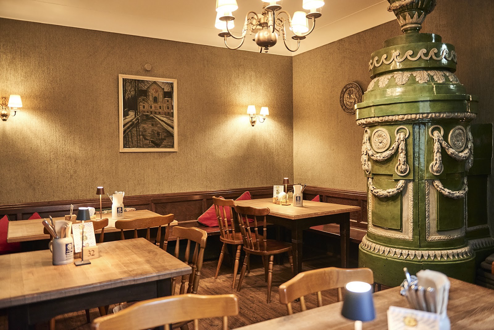 Asam Schlössl - Historisches Wirtshaus mit gehobener bayrisch-internationaler Küche in München, Grillspezialitäten: the place