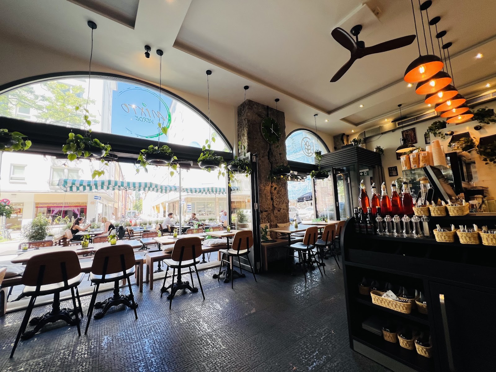 Mixto Verde | Italian-Healthy · Pizza · Restaurant & Café-Bar: the place