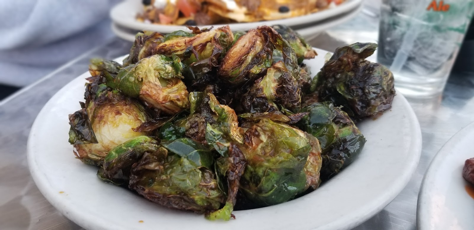 Lucky 13 Pub: food & drinks