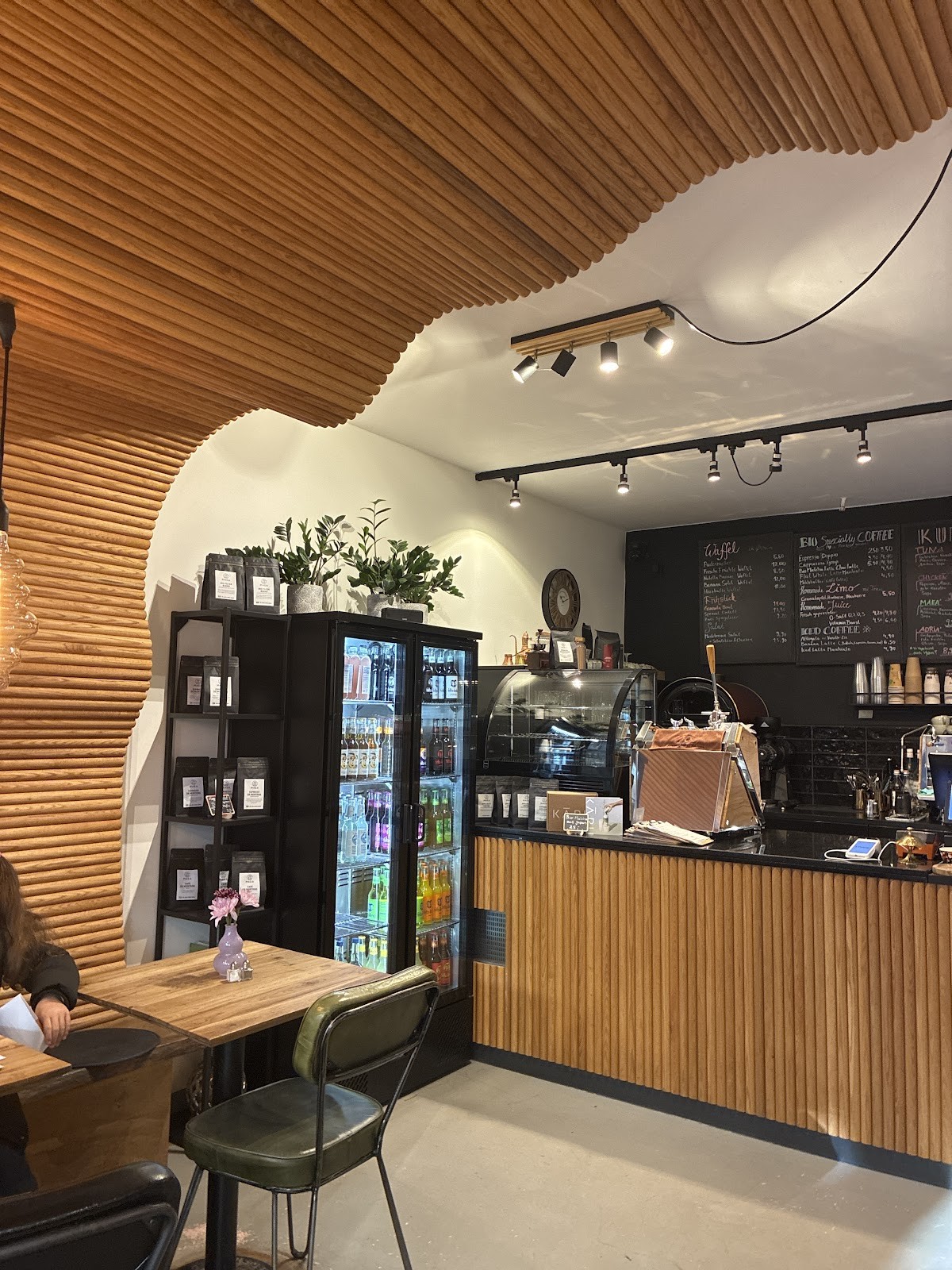 MAEA Café & Kumpir: the place