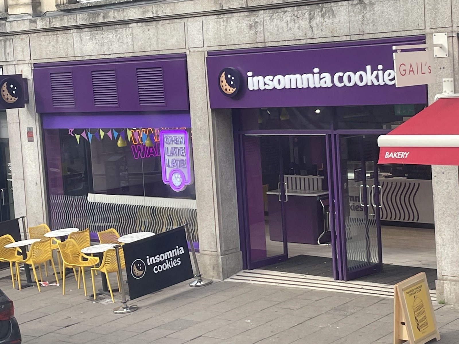 Insomnia Cookies: the place