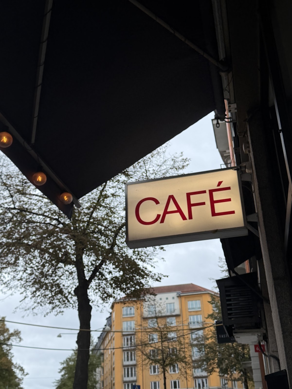 À la Lo: the place