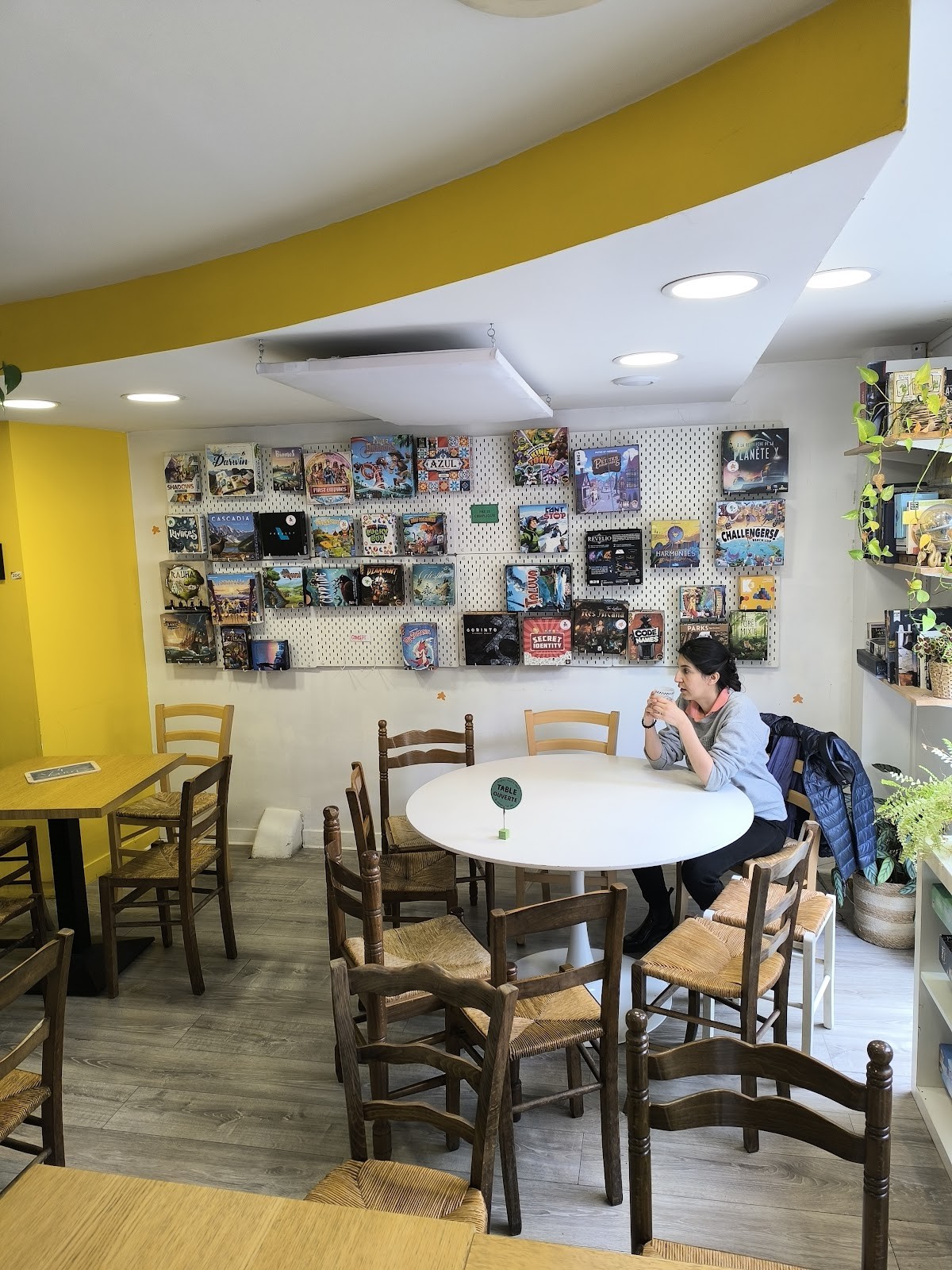 Au Bonheur des Jeux: the place