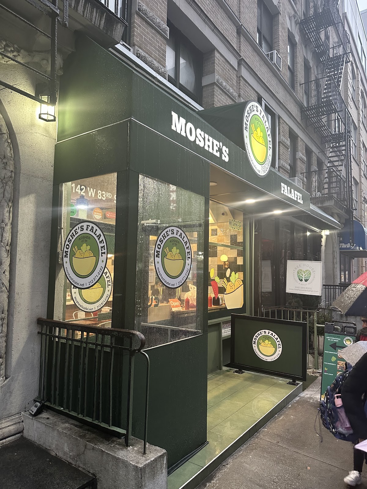 Moshe’s falafel: the place