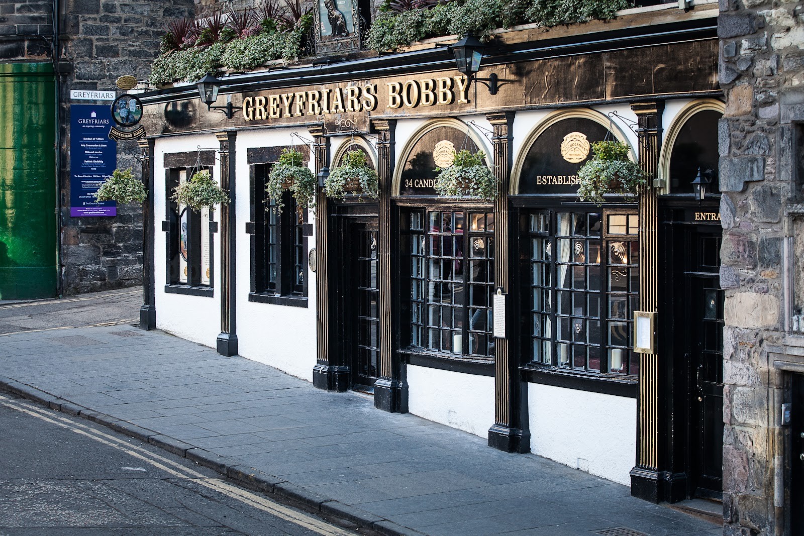 Greyfriars Bobby's Bar: the place