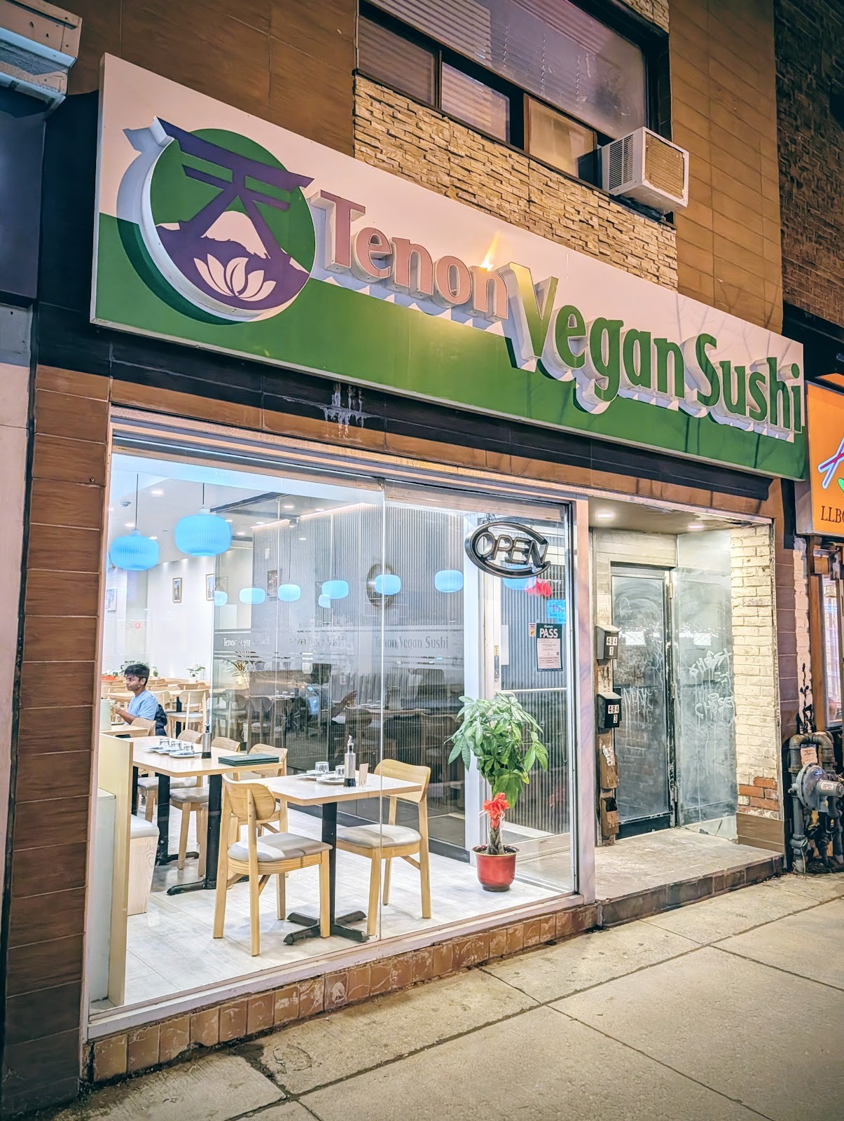 Tenon Vegan Sushi: the place