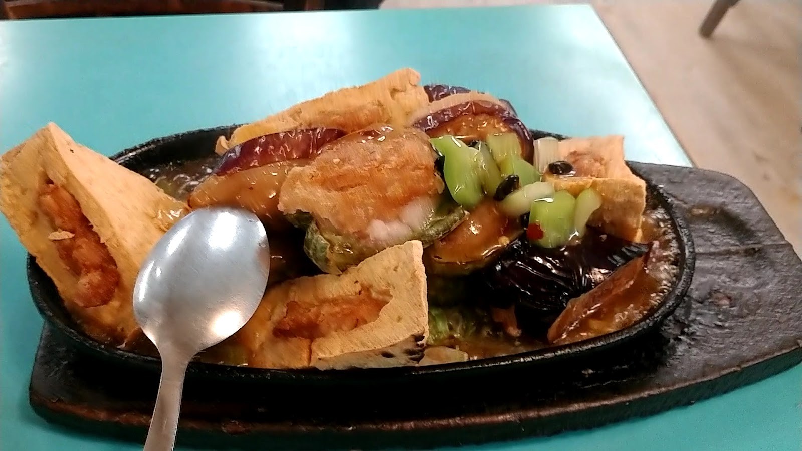 The Lucky Creation Vegetarian Restaurant: food & drinks