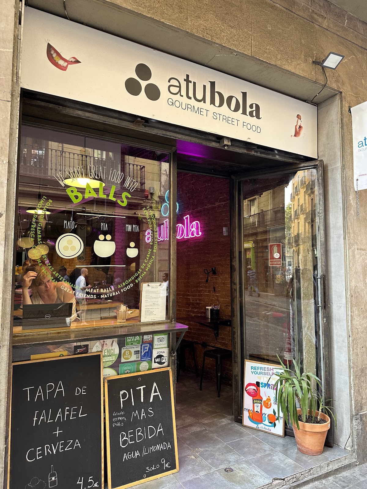 A Tu Bola: the place