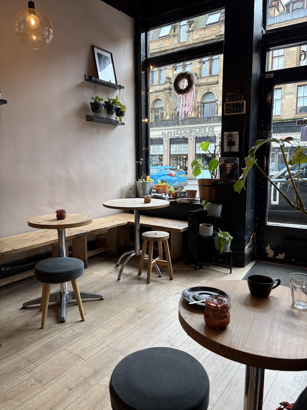 Black Pine Coffee Co.: the place