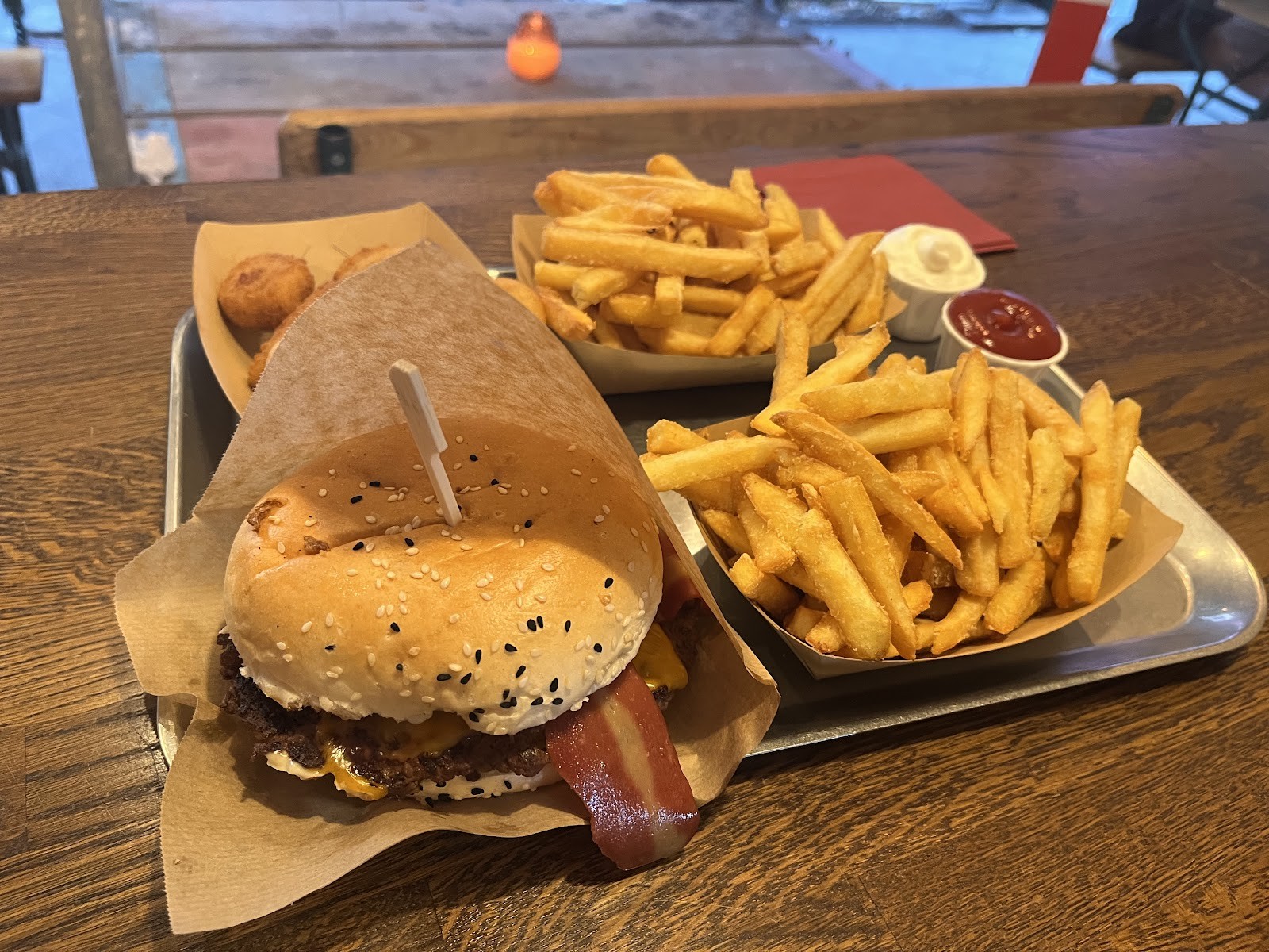 VEG'D - Vegan Burger - NK: food & drinks