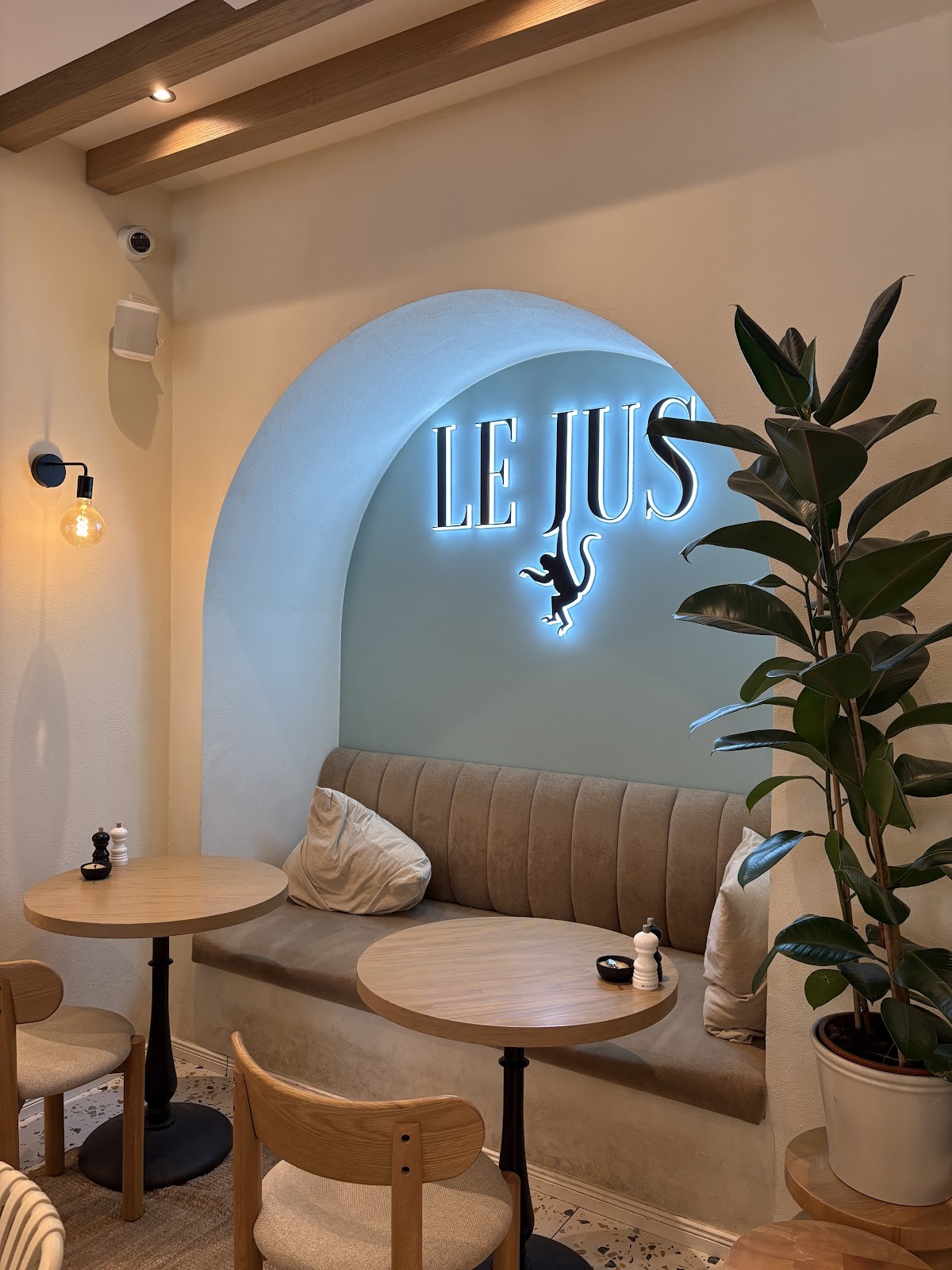 Le Jus: the place