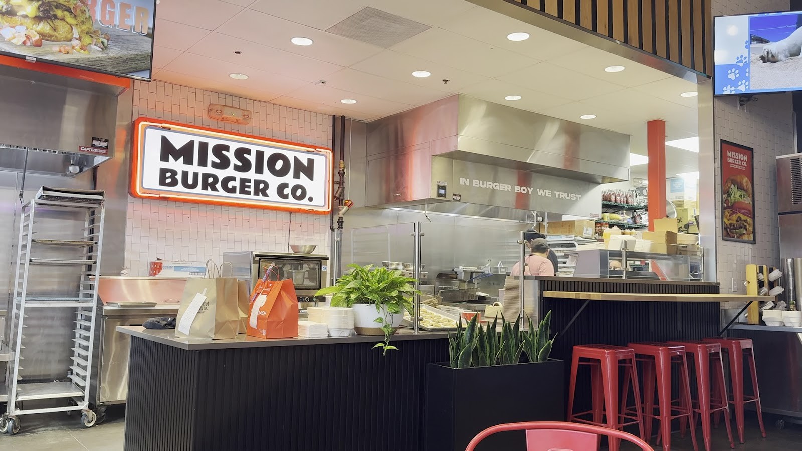 Mission Burger Co.: the place