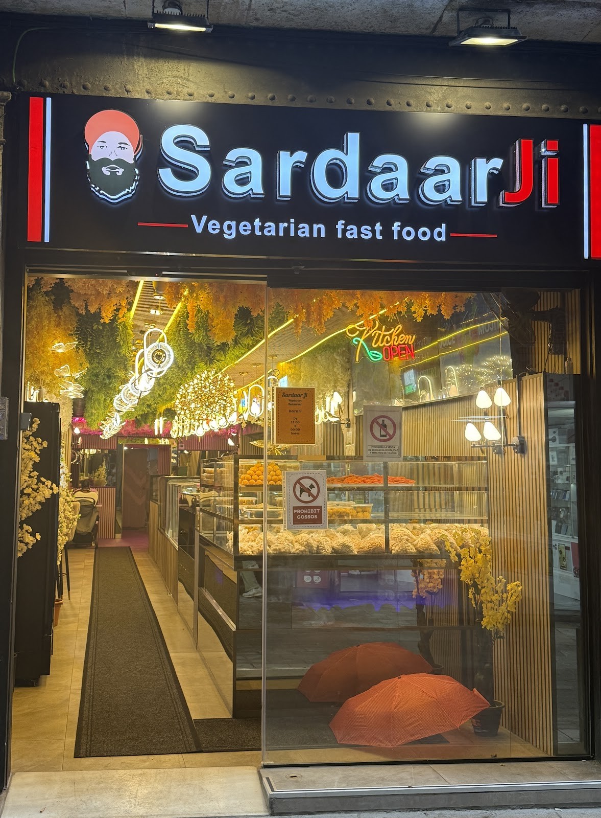 Sardar Ji - Pure Vegetarian: the place
