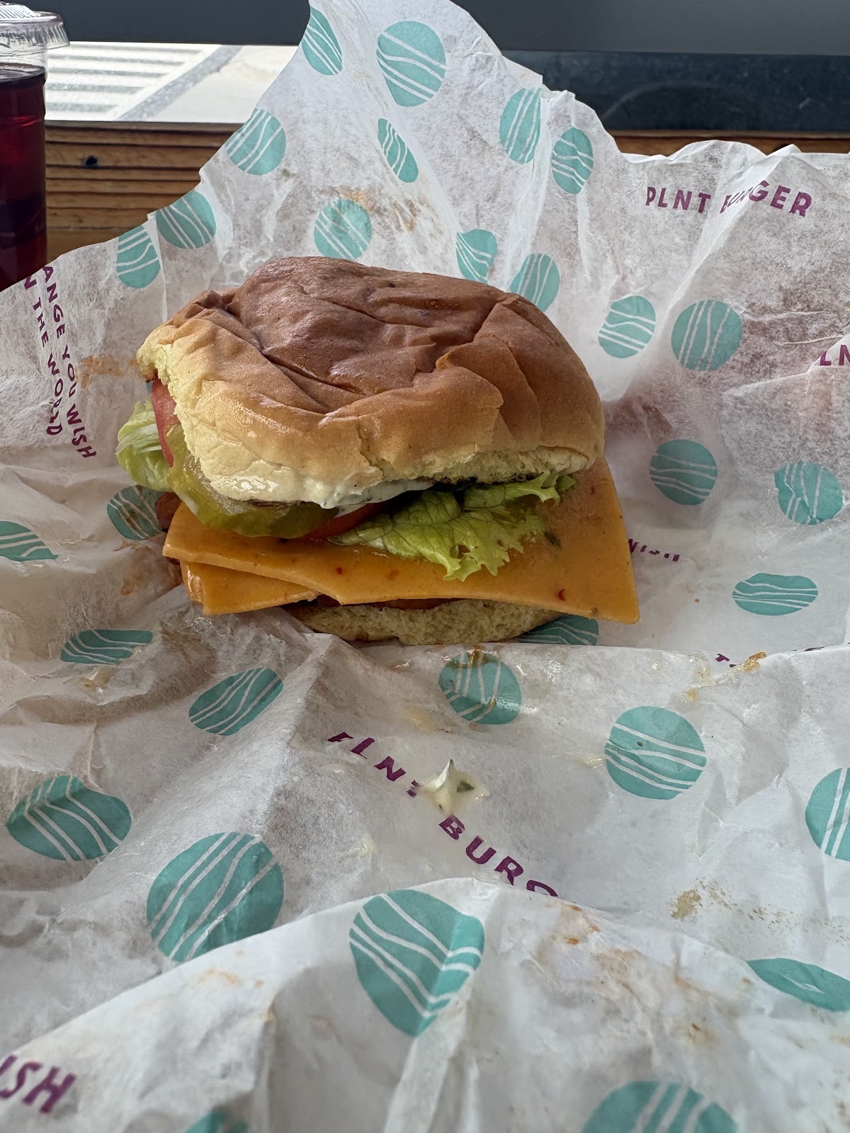 PLNT Burger: food & drinks