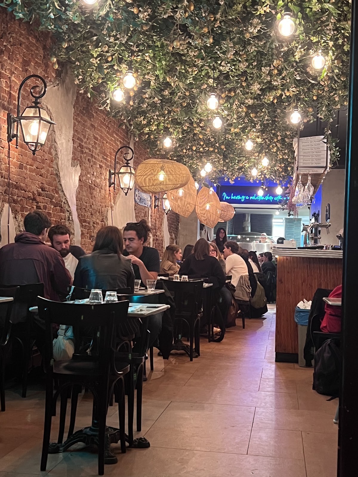 L'Antica Pizzeria da Michele: the place