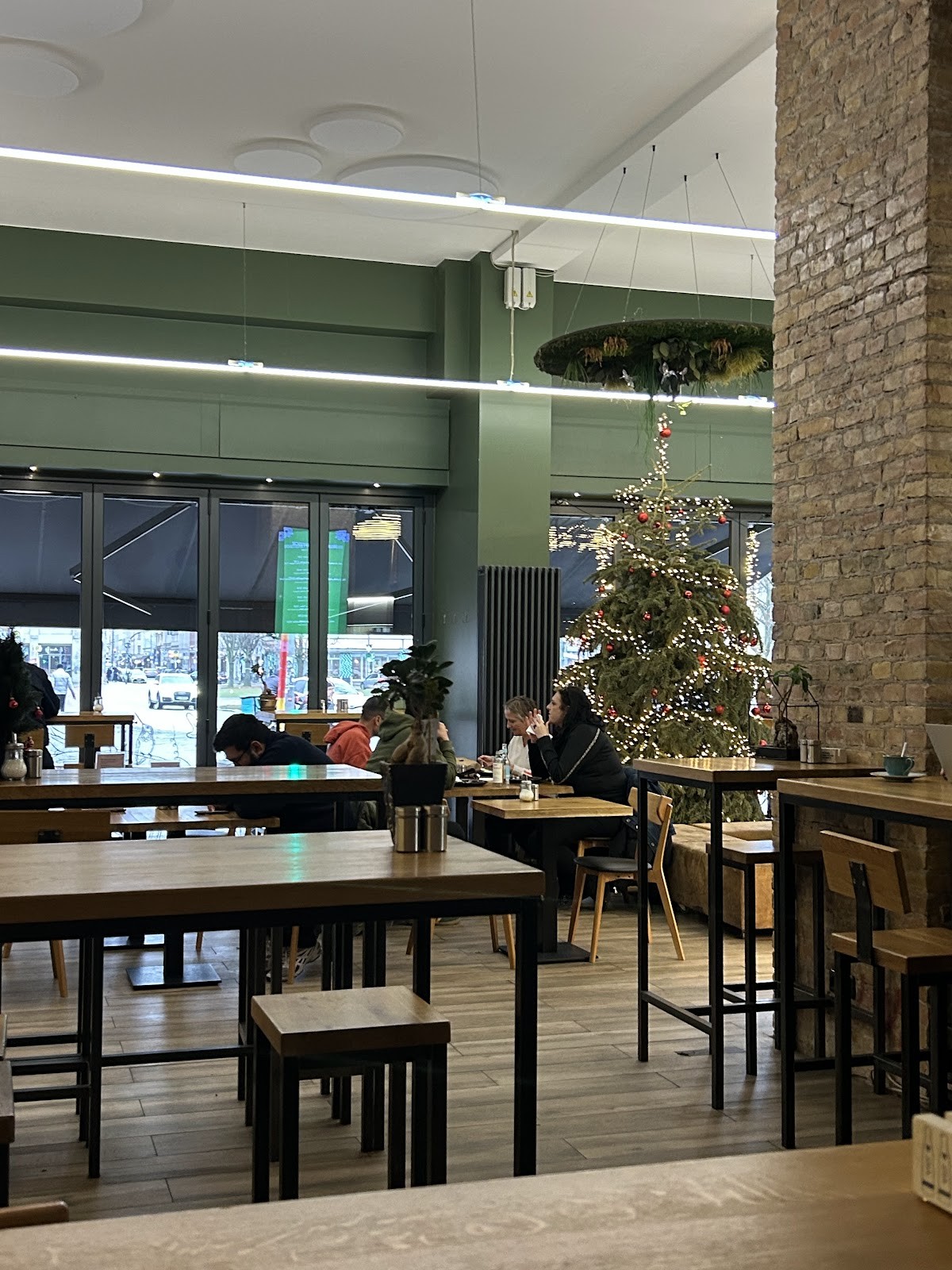 Ins Morgen: the place