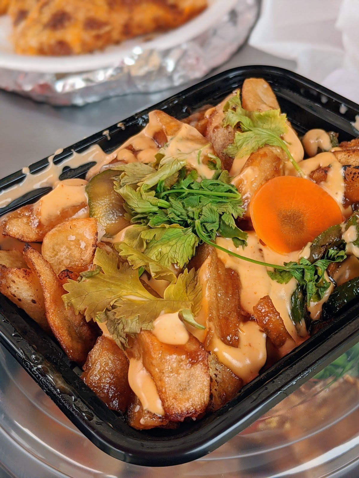 Ramen Hood: food & drinks