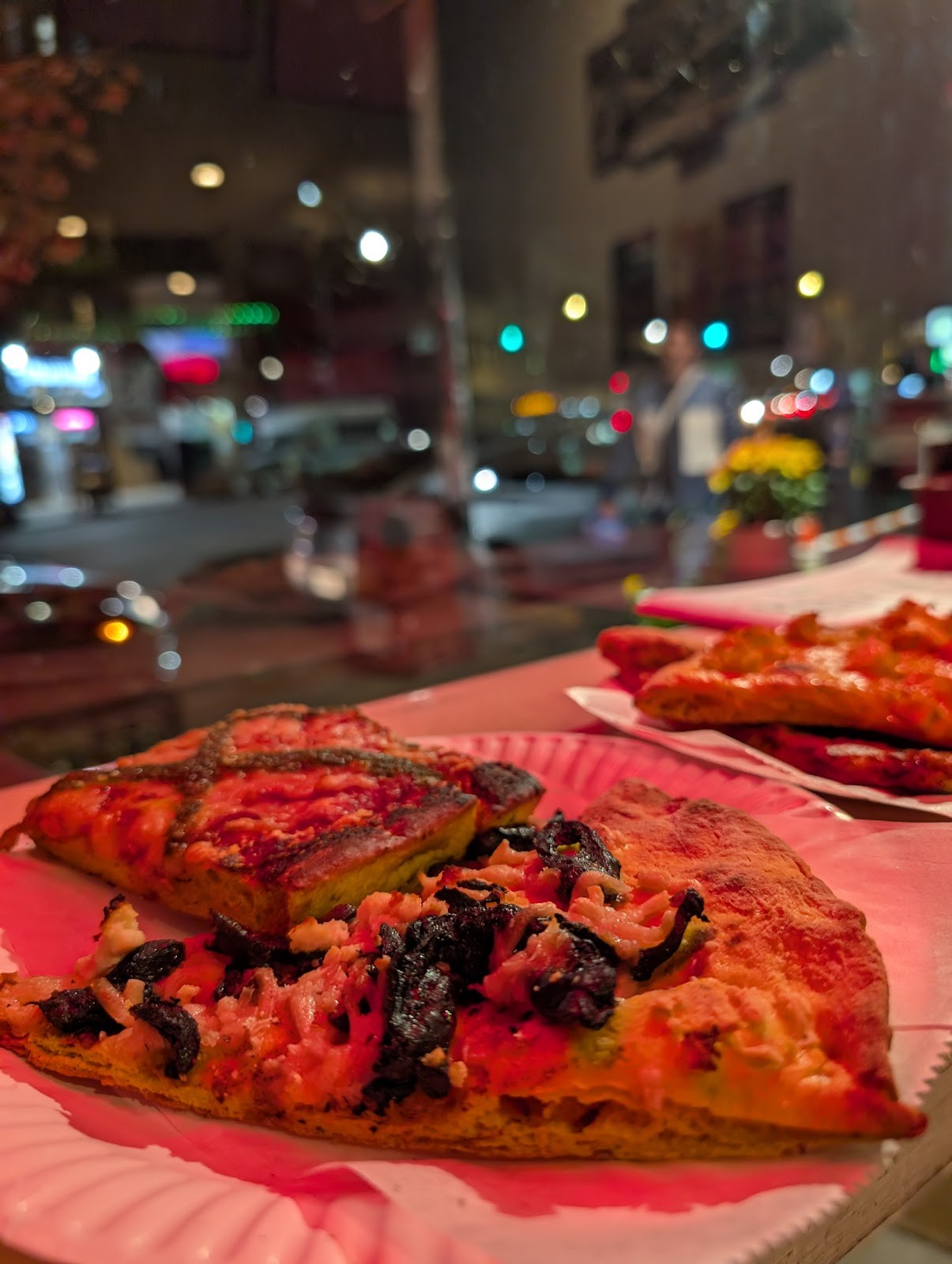 Flava’s vegan Pizzeria & Cafe: food & drinks