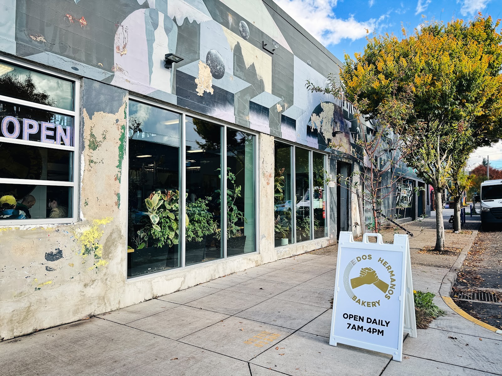 Dos Hermanos Cafe: the place
