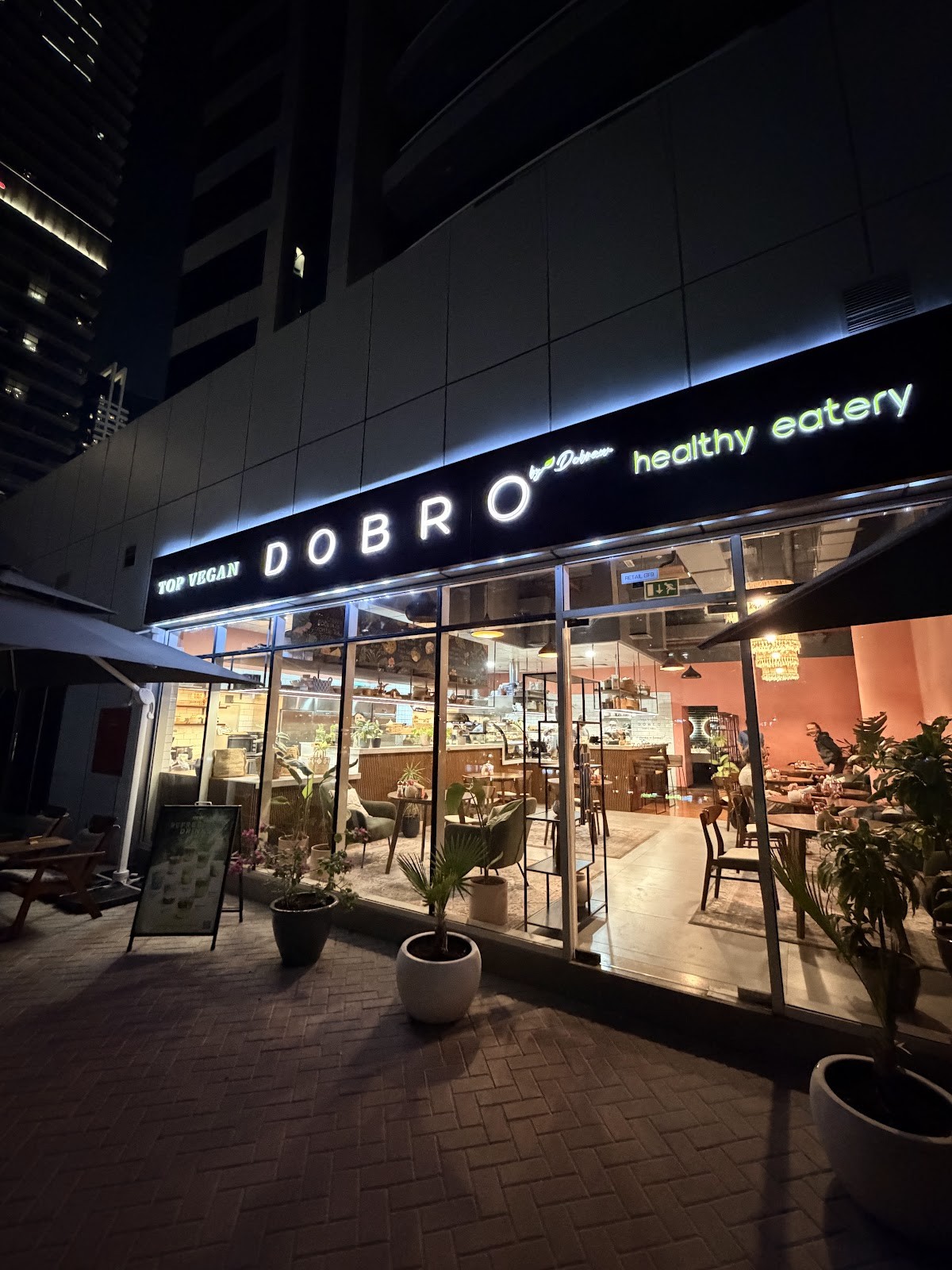 DOBRO TOP VEGAN: the place