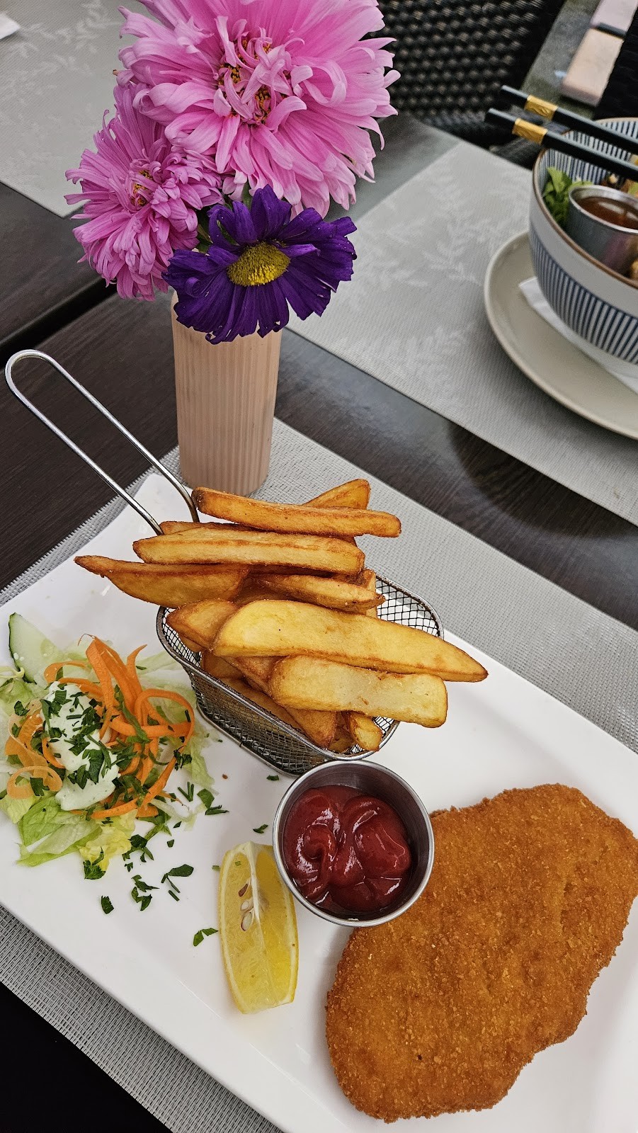 Loving Hut Neubau: food & drinks