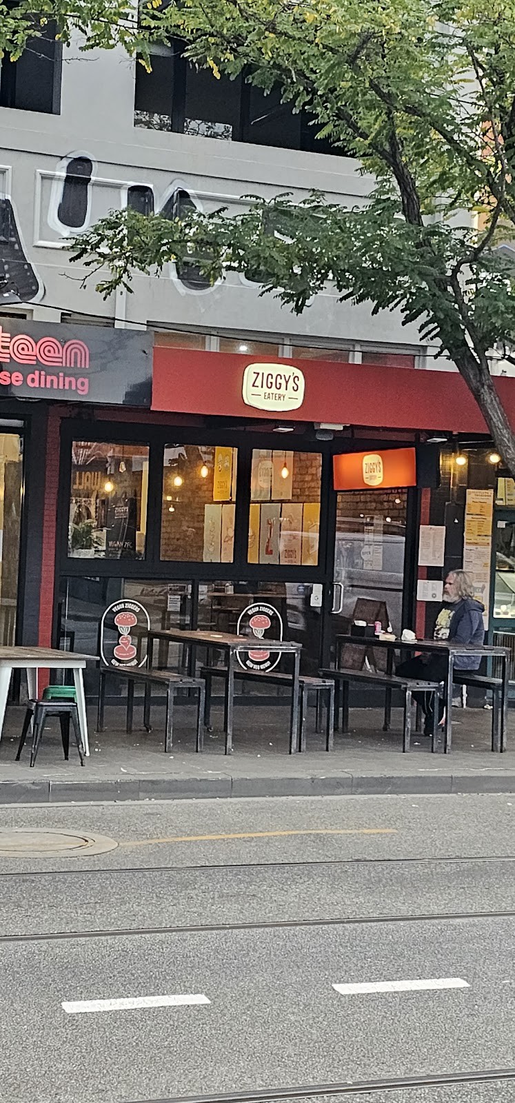 Ziggy's Eatery: the place