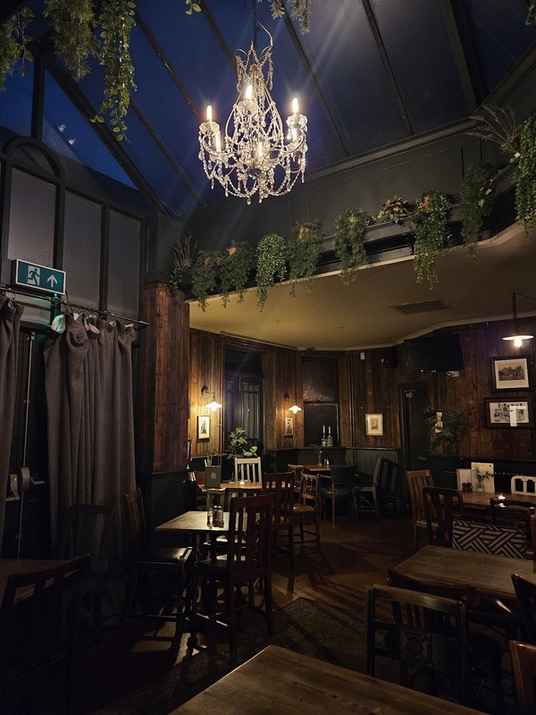 White Lion: photo 4