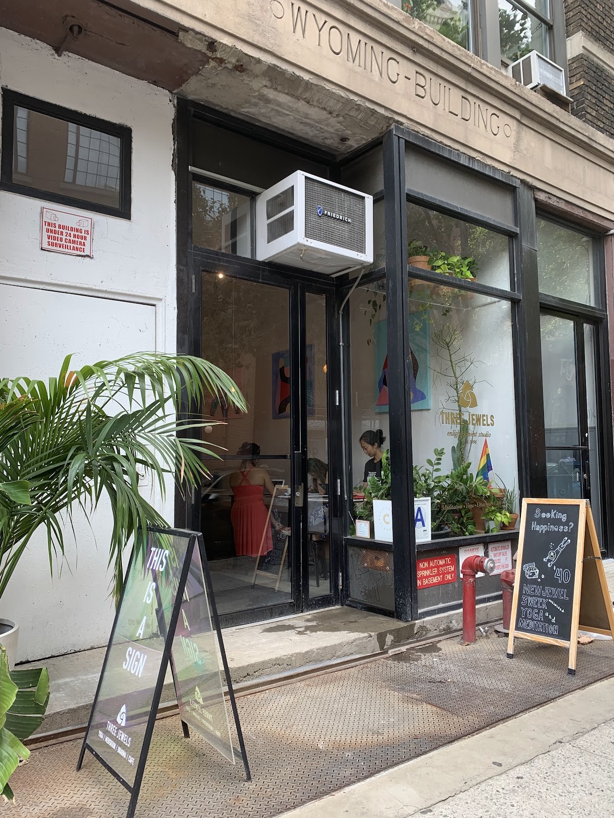 Three Jewels Café: the place