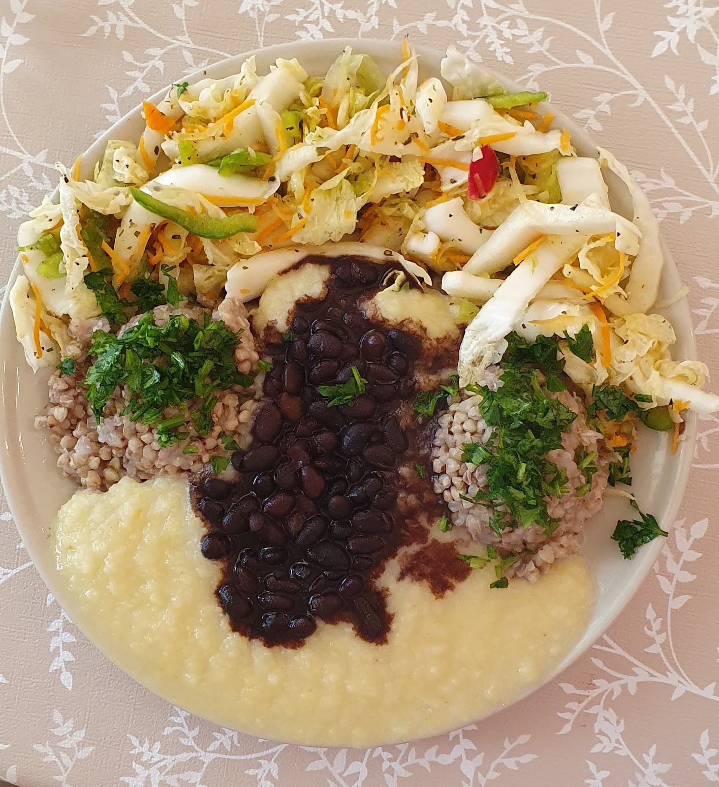 GrandeVita: food & drinks