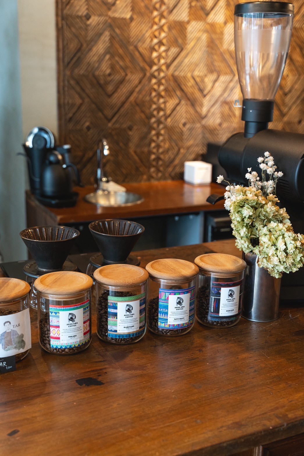 AKHA AMA COFFEE ROASTERY: the place