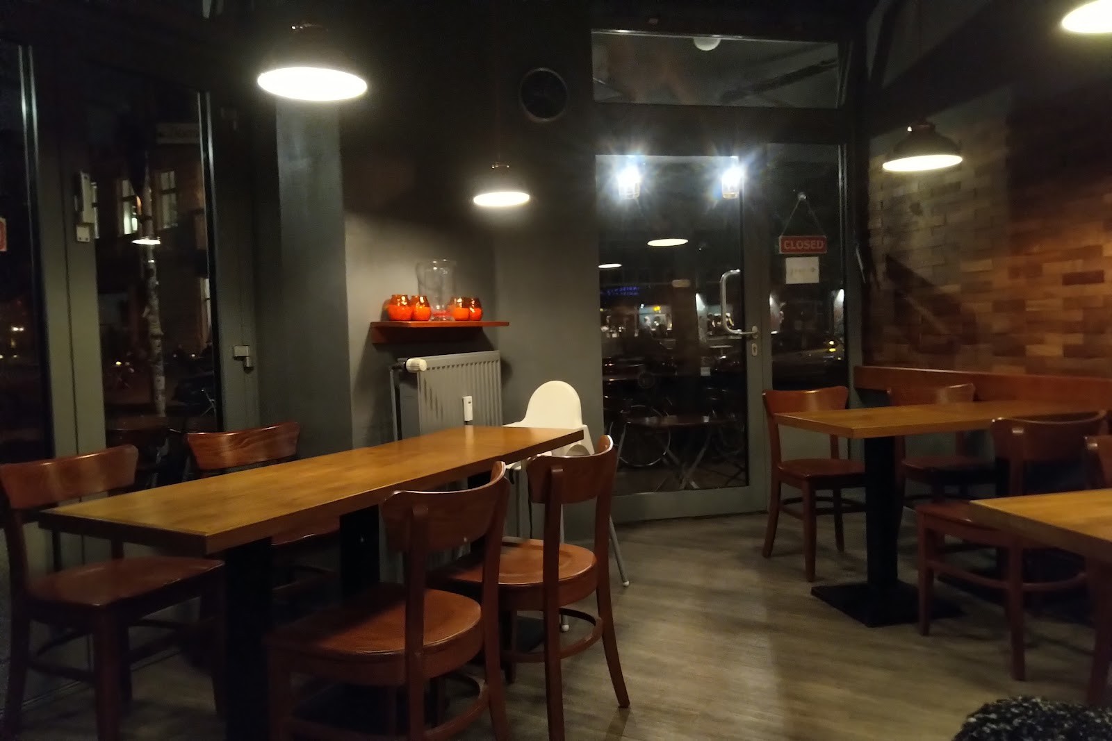Hangi Sushi: the place