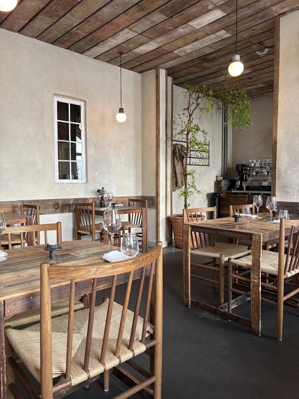 Høst: the place