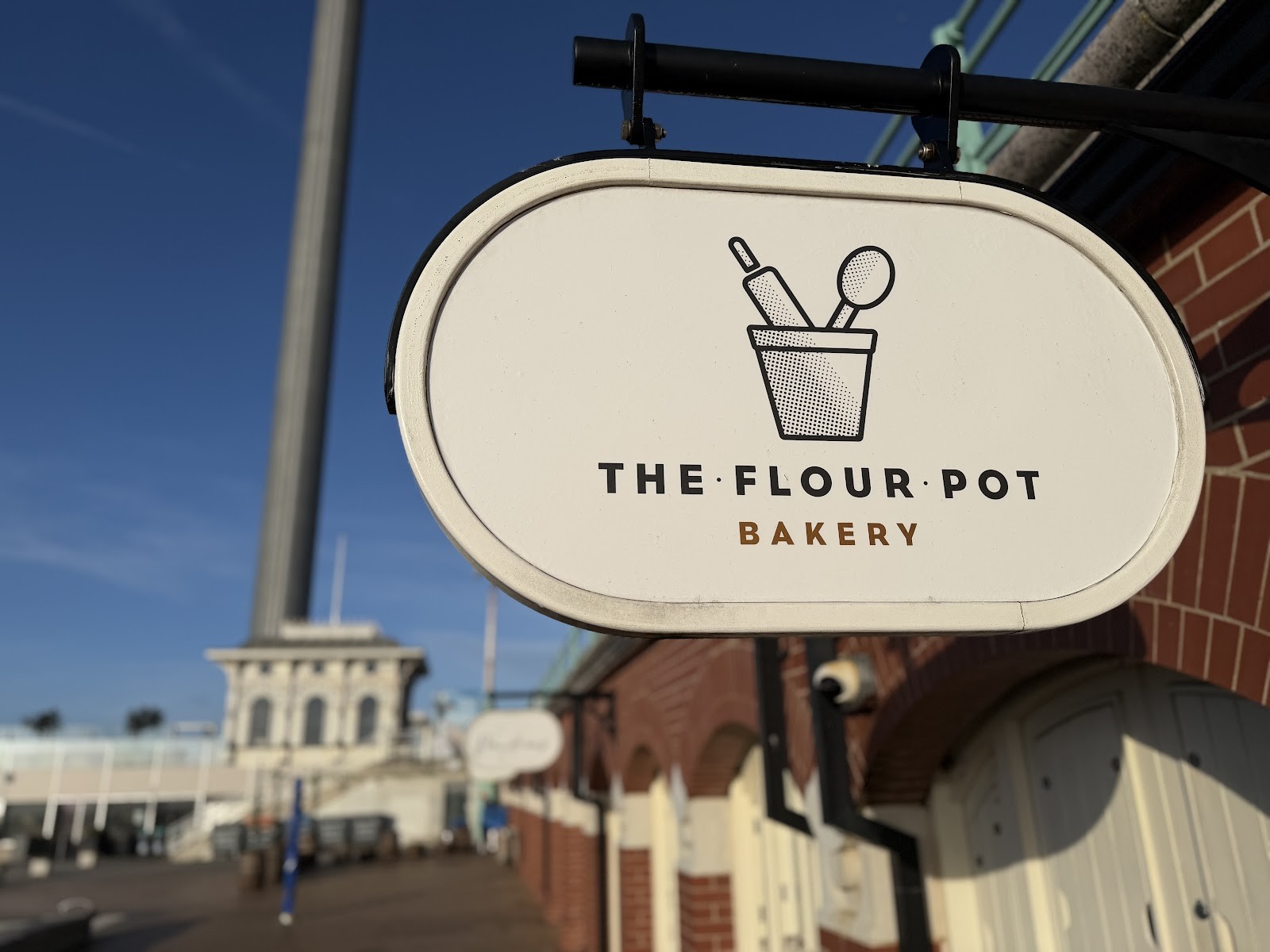 The Flour Pot Bakery - The Beach: the place