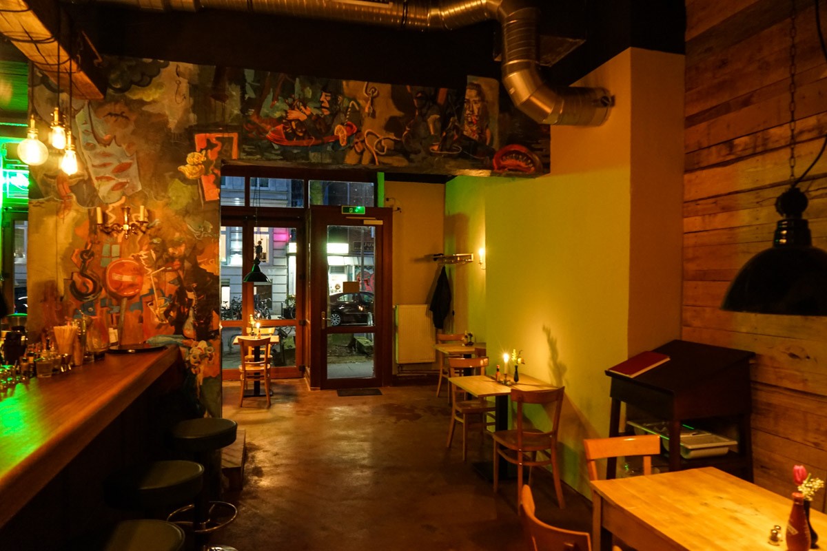 Grilly Idol: the place