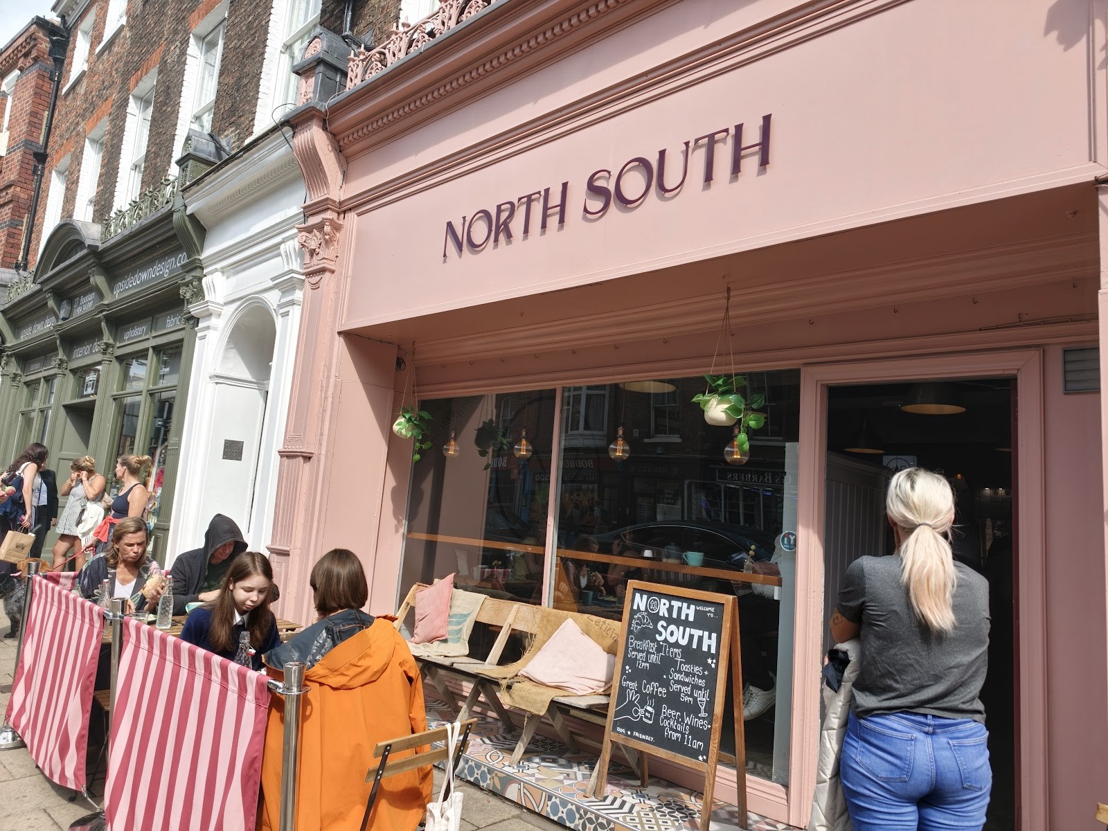 North South - Cafe & Bar: the place