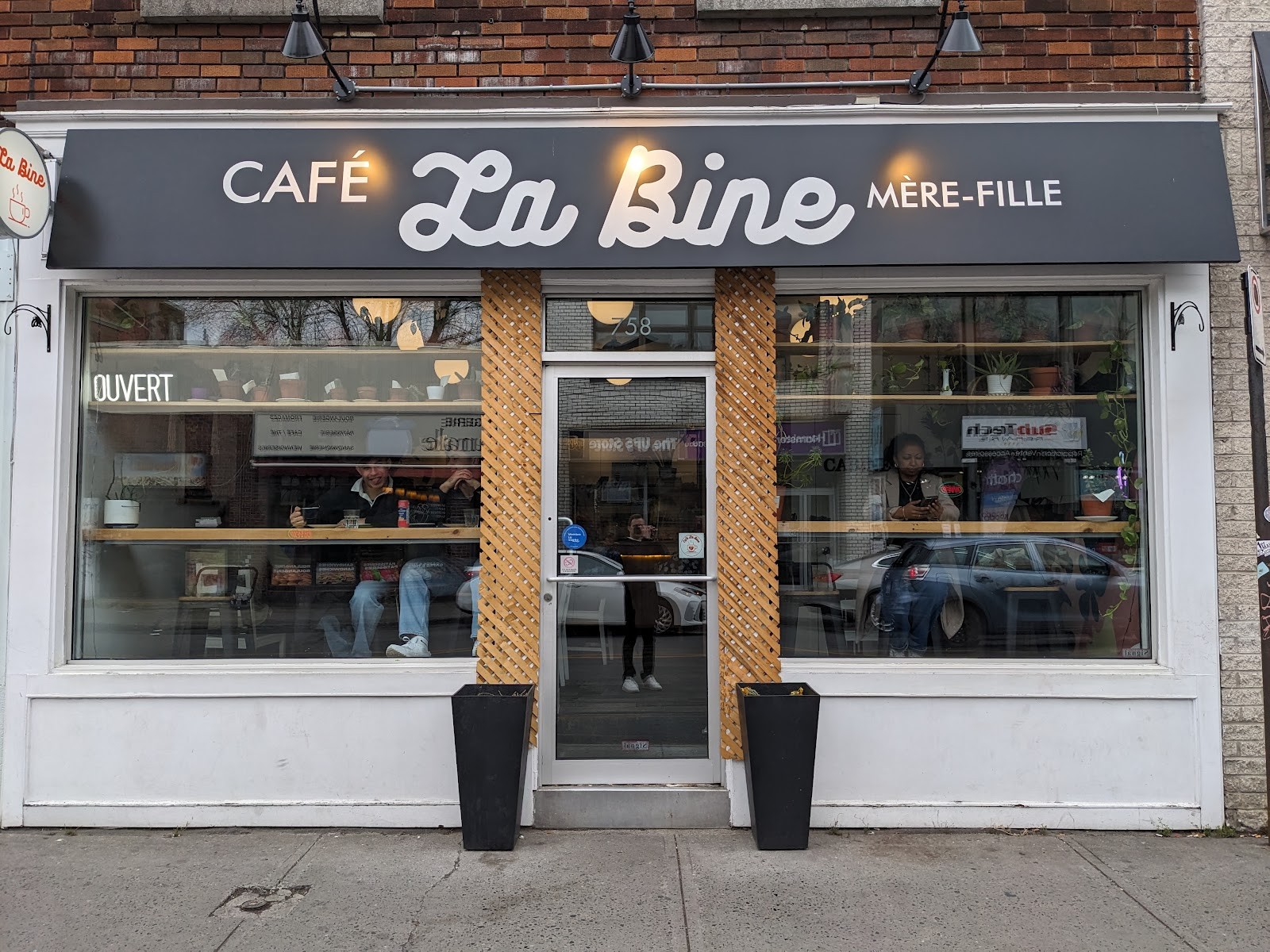 Café La Bine: the place