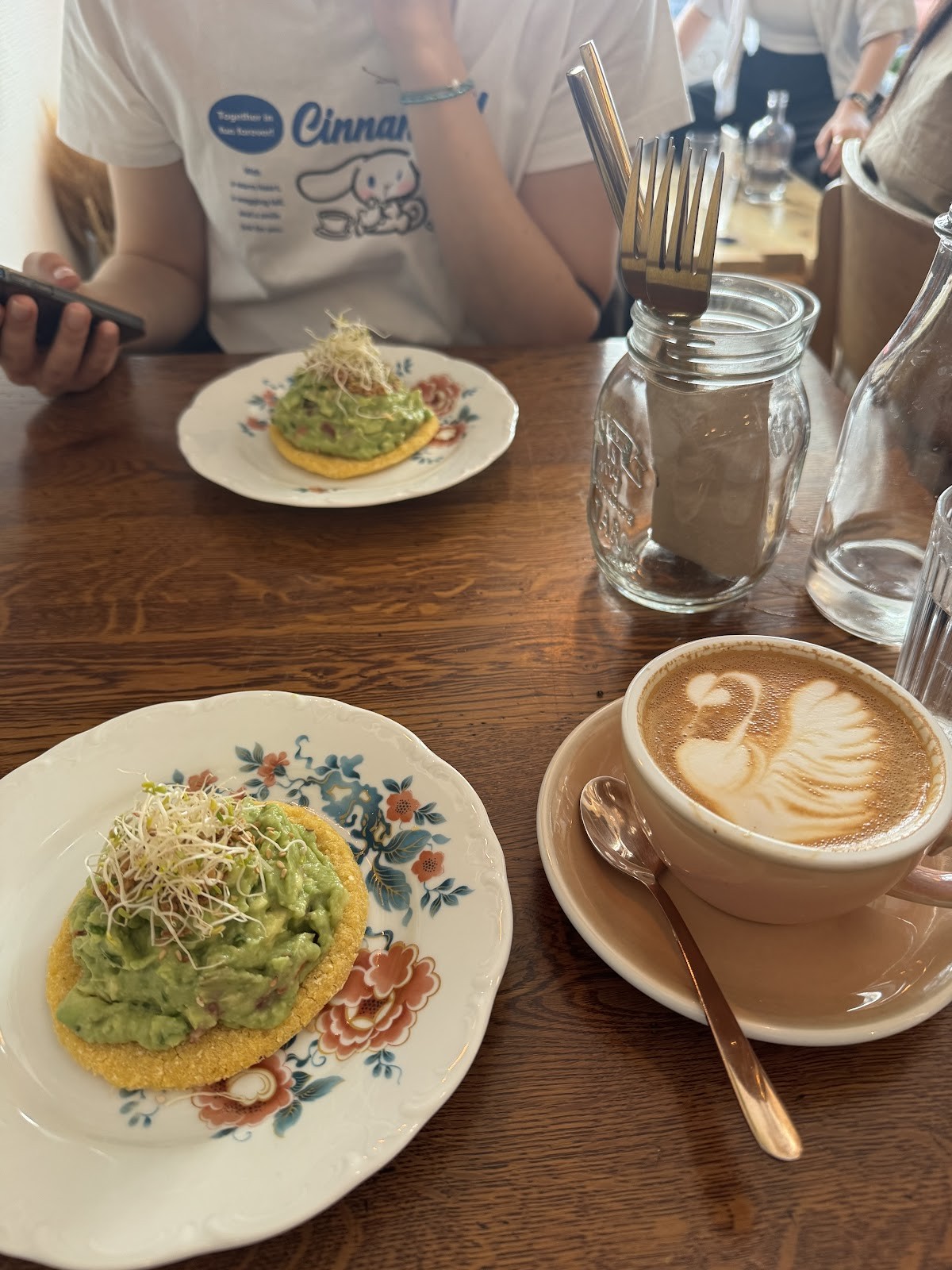 Léandrés happy food & coffee roaster: food & drinks