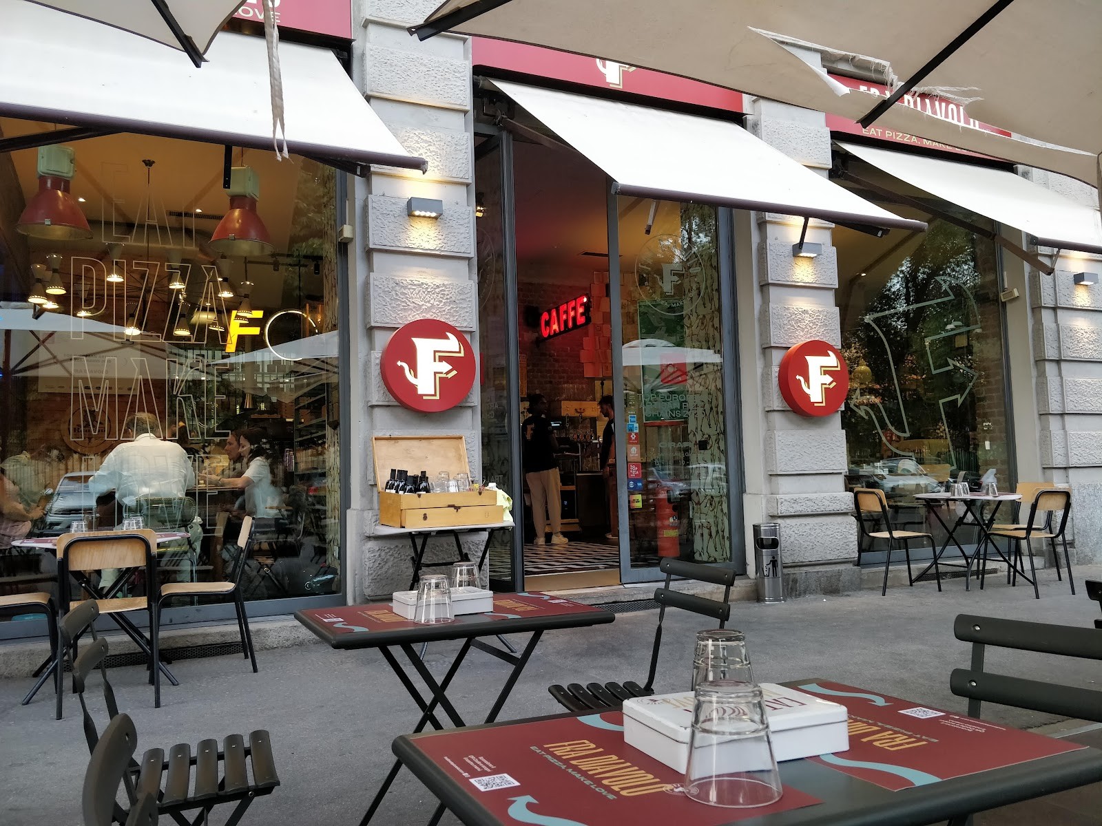 Fradiavolo Pizzeria - Milano Sempione: the place
