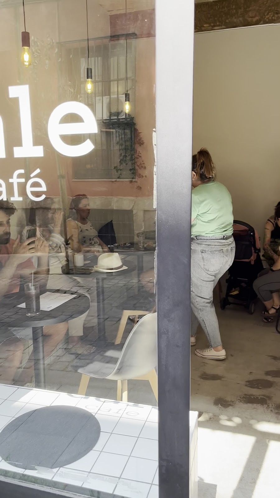 Dale Café: the place